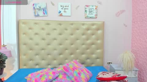 J A D E online show from October 2025 12:03:02 PM