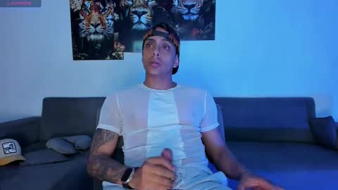 Snapshot of _jahtuzi_ chatting on March 2025 11:16:02 PM JACKTUZZI instagram online show from March 2025 11:16:02 PM