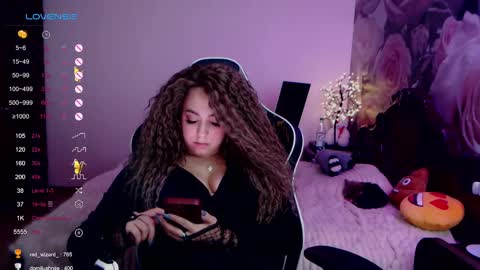 Snapshot of _just_a_queen_3 chatting on December 2024 09:02:01 PM _just_a_queen_3 online show from December 2024 09:02:01 PM