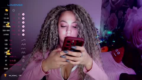 Snapshot of _just_a_queen_3 chatting on December 2024 06:04:02 PM _just_a_queen_3 online show from December 2024 06:04:02 PM