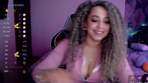 Snapshot of _just_a_queen_3 chatting on January 2025 07:53:01 PM _just_a_queen_3 online show from January 2025 07:53:01 PM