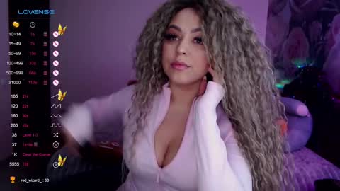 Snapshot of _just_a_queen_3 chatting on February 2025 06:17:01 PM _just_a_queen_3 online show from February 2025 06:17:01 PM