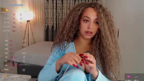 Snapshot of _just_a_queen_3 chatting on October 2025 09:37:01 AM _just_a_queen_3 online show from October 2025 09:37:01 AM