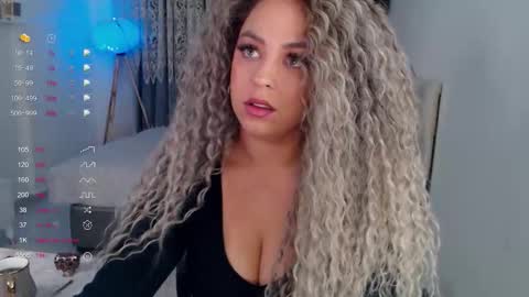 Snapshot of _just_a_queen_3 chatting on October 2025 05:04:02 PM _just_a_queen_3 online show from October 2025 05:04:02 PM