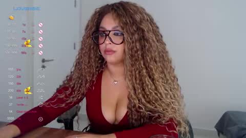 Snapshot of _just_a_queen_3 chatting on February 2026 05:53:01 PM _just_a_queen_3 online show from February 2026 05:53:01 PM