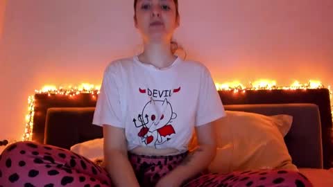 _just_a_simple_girl online show from January 2025 11:59:01 AM