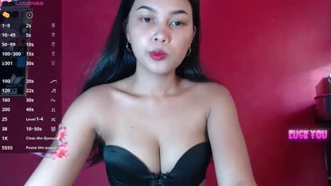 Snapshot of _justrea chatting on May 2026 10:44:02 PM call me rea online show from May 2026 10:44:02 PM