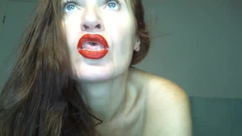 Snapshot of _kapelka_ chatting on September 2025 03:00:02 AM KAPELKA online show from September 2025 03:00:02 AM