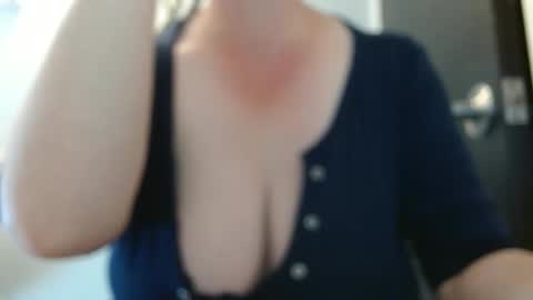 Snapshot of _keiila chatting on November 2025 02:22:01 AM Keiila online show from November 2025 02:22:01 AM