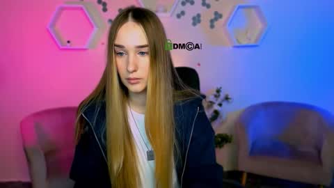 _kellykitten_ online show from November 2025 10:48:02 AM