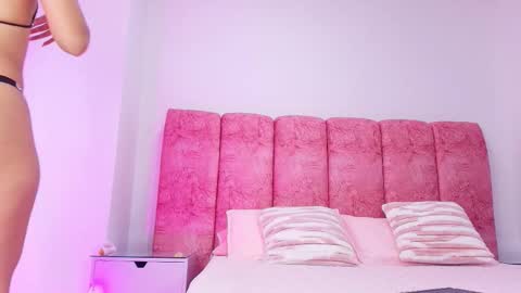 Kendall online show from November 2025 12:05:02 PM