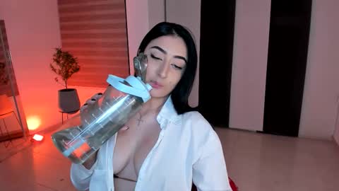 Snapshot of _kennya chatting on November 2025 12:43:01 AM Kendra online show from November 2025 12:43:01 AM