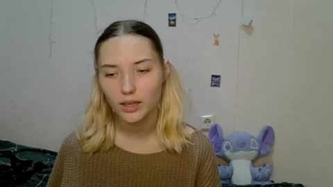 _kikiclark_ online show from September 2025 08:19:01 PM