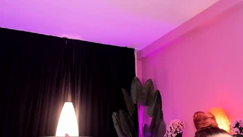 Kim online show from November 2025 04:07:02 PM