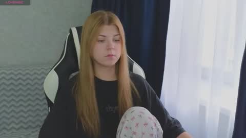 Molly   Emily online show from September 2025 12:54:01 PM