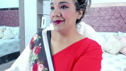 NAILHA SAJANI  online show from February 2025 12:03:02 PM