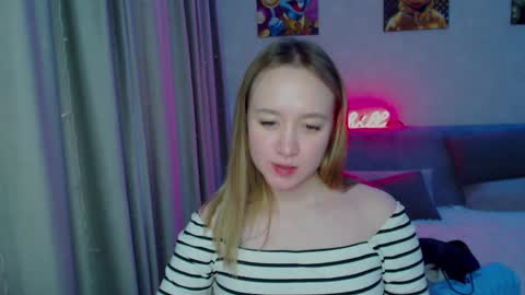 _lalune_ online show from December 2024 05:44:01 AM