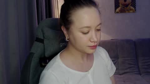 _lalune_ online show from November 2025 03:29:02 AM