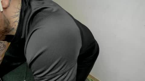 Layne online show from November 2025 08:37:01 AM