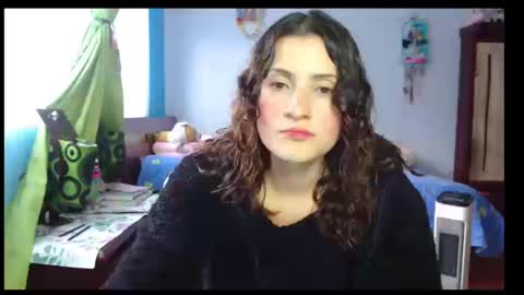 Lindasy online show from September 2025 09:37:01 PM