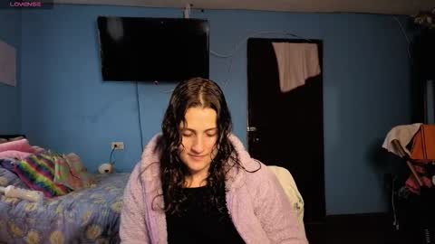 Snapshot of _lindasy_ chatting on December 2025 09:21:01 PM Lindasy online show from December 2025 09:21:01 PM