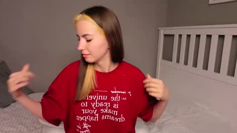 Snapshot of _little_butterfly_ chatting on October 2025 02:27:02 PM Emma online show from October 2025 02:27:02 PM