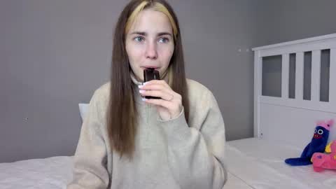 Snapshot of _little_butterfly_ chatting on November 2025 06:46:02 AM Emma online show from November 2025 06:46:02 AM