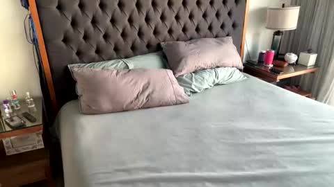 Little Wolfie online show from September 2025 03:45:01 PM