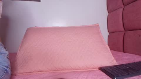 Snapshot of _lorrayne_ chatting on February 2025 12:05:02 PM Lorrayne online show from February 2025 12:05:02 PM