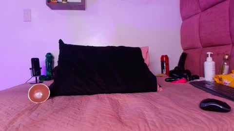 Snapshot of _lorrayne_ chatting on February 2025 03:05:02 PM Lorrayne online show from February 2025 03:05:02 PM