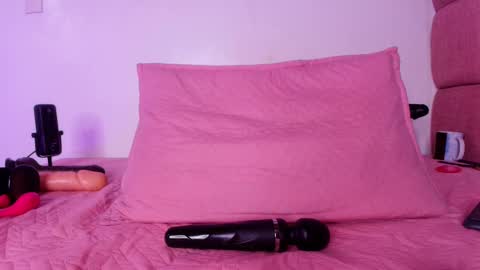 Snapshot of _lorrayne_ chatting on February 2025 05:59:01 PM Lorrayne online show from February 2025 05:59:01 PM