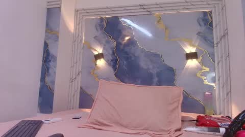 Snapshot of _lorrayne_ chatting on September 2025 12:16:02 PM Lorrayne online show from September 2025 12:16:02 PM