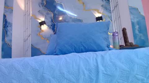 Snapshot of _lorrayne_ chatting on September 2025 12:20:01 PM Lorrayne online show from September 2025 12:20:01 PM