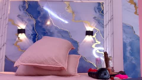 Snapshot of _lorrayne_ chatting on October 2025 12:12:02 PM Lorrayne online show from October 2025 12:12:02 PM