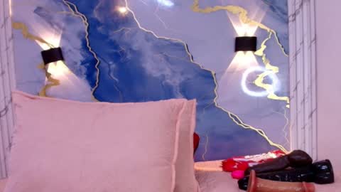 Snapshot of _lorrayne_ chatting on October 2025 12:03:01 PM Lorrayne online show from October 2025 12:03:01 PM