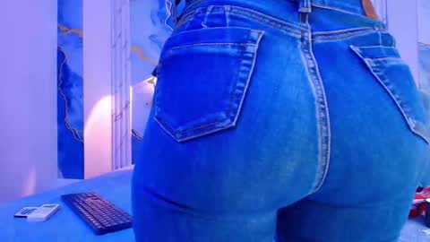 Snapshot of _lorrayne_ chatting on October 2025 12:06:01 PM Lorrayne online show from October 2025 12:06:01 PM