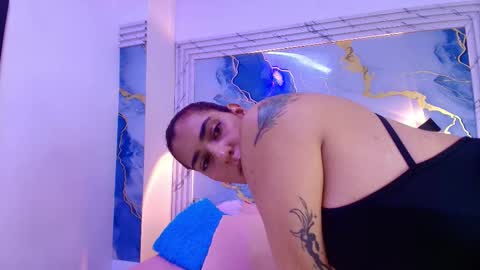 Snapshot of _lorrayne_ chatting on November 2025 12:05:02 PM Lorrayne online show from November 2025 12:05:02 PM