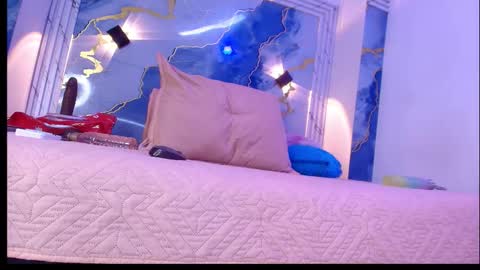 Snapshot of _lorrayne_ chatting on November 2025 12:05:01 PM Lorrayne online show from November 2025 12:05:01 PM