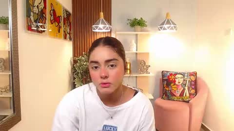 Snapshot of _lucy_grey chatting on May 2026 11:19:01 AM Lucy online show from May 2026 11:19:01 AM