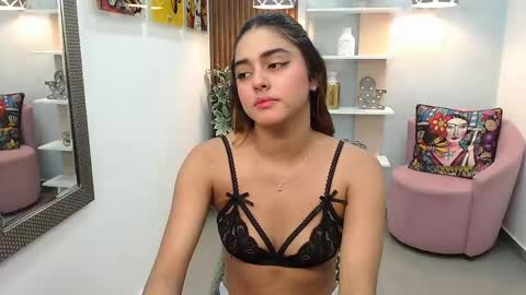 Snapshot of _lucy_grey chatting on June 2026 02:33:01 PM Lucy online show from June 2026 02:33:01 PM