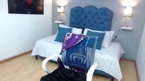 Snapshot of _luna_queen chatting on November 2025 09:02:01 PM LUNA QUEEN online show from November 2025 09:02:01 PM