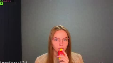 Snapshot of _lysafeta_ chatting on October 2025 05:15:01 AM Welcome guys  Pleasure to see you all here  My name is Lysafeta and MichaelaTip menu is active Private is open  online show from October 2025 05:15:01 AM