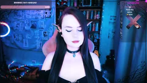 Snapshot of _m_o_n_s_t_e_r_e_n_e_r_g_y_ chatting on May 2026 07:08:02 PM Mia online show from May 2026 07:08:02 PM