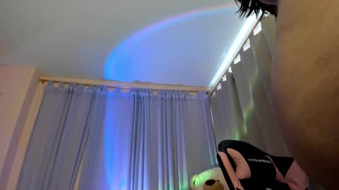 Maia online show from February 2026 07:01:01 PM