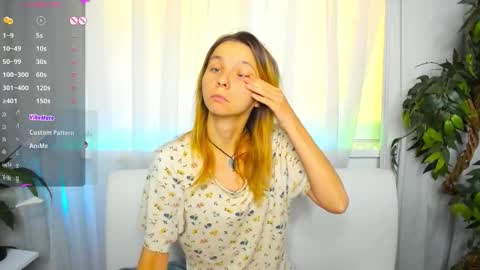 Snapshot of _mari_so chatting on September 2025 07:35:02 AM Scarlett online show from September 2025 07:35:02 AM