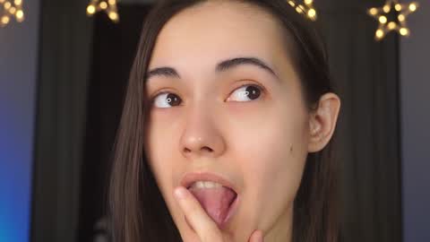  Gwen  online show from January 2025 07:32:02 PM