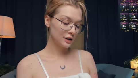 Elva and Kate  online show from November 2025 10:59:02 AM