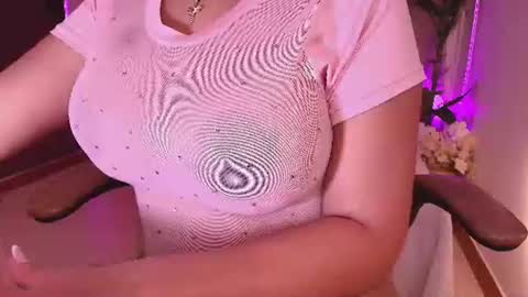 Snapshot of _megan_akbar chatting on June 2026 12:22:01 PM Marce online show from June 2026 12:22:01 PM