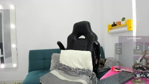 Snapshot of _megganjobs chatting on November 2025 02:28:01 PM Juli online show from November 2025 02:28:01 PM