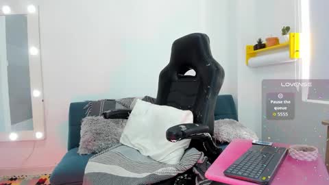 Snapshot of _megganjobs chatting on November 2025 03:34:01 PM Juli online show from November 2025 03:34:01 PM